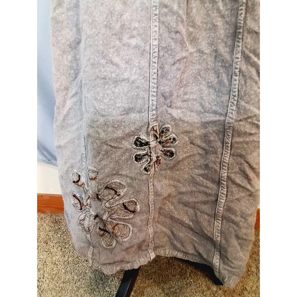 Sacrad Threads - Picture 3 of 6